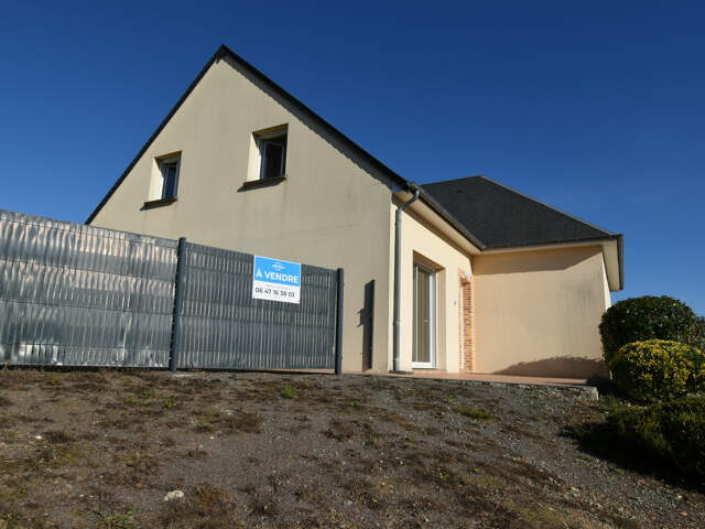 RARE À DOMFRONT-EN-POIRAIE – MAISON 4 CHAMBRES AVEC JARDIN ET GARAGE — photo du bien