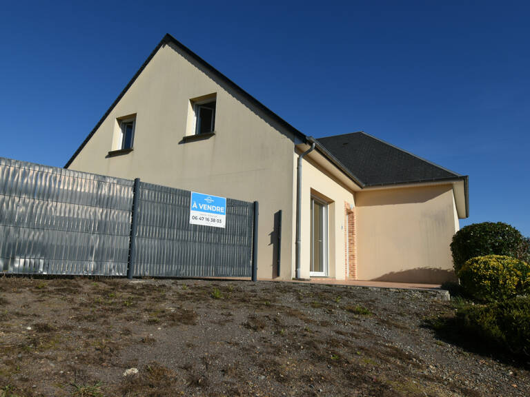 RARE À DOMFRONT-EN-POIRAIE – MAISON 4 CHAMBRES AVEC JARDIN ET GARAGE — photo 1