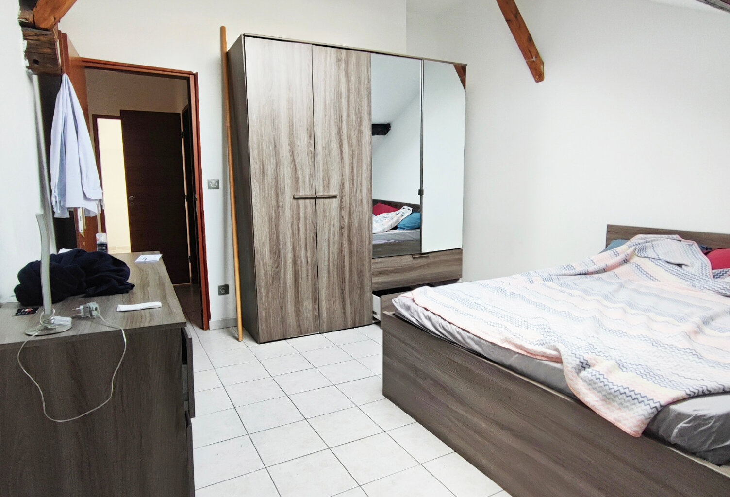 NEVERS – BEL APPARTEMENT 5 PIÈCES DE 106 M² AVEC TERRASSE – IDÉAL INVESTISSEUR OU FAMILLE — photo 1