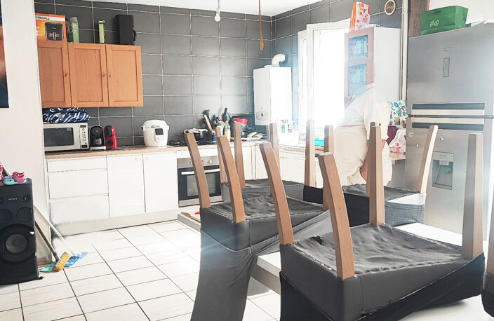 NEVERS – BEL APPARTEMENT 5 PIÈCES DE 106 M² AVEC TERRASSE – IDÉAL INVESTISSEUR OU FAMILLE — photo 2