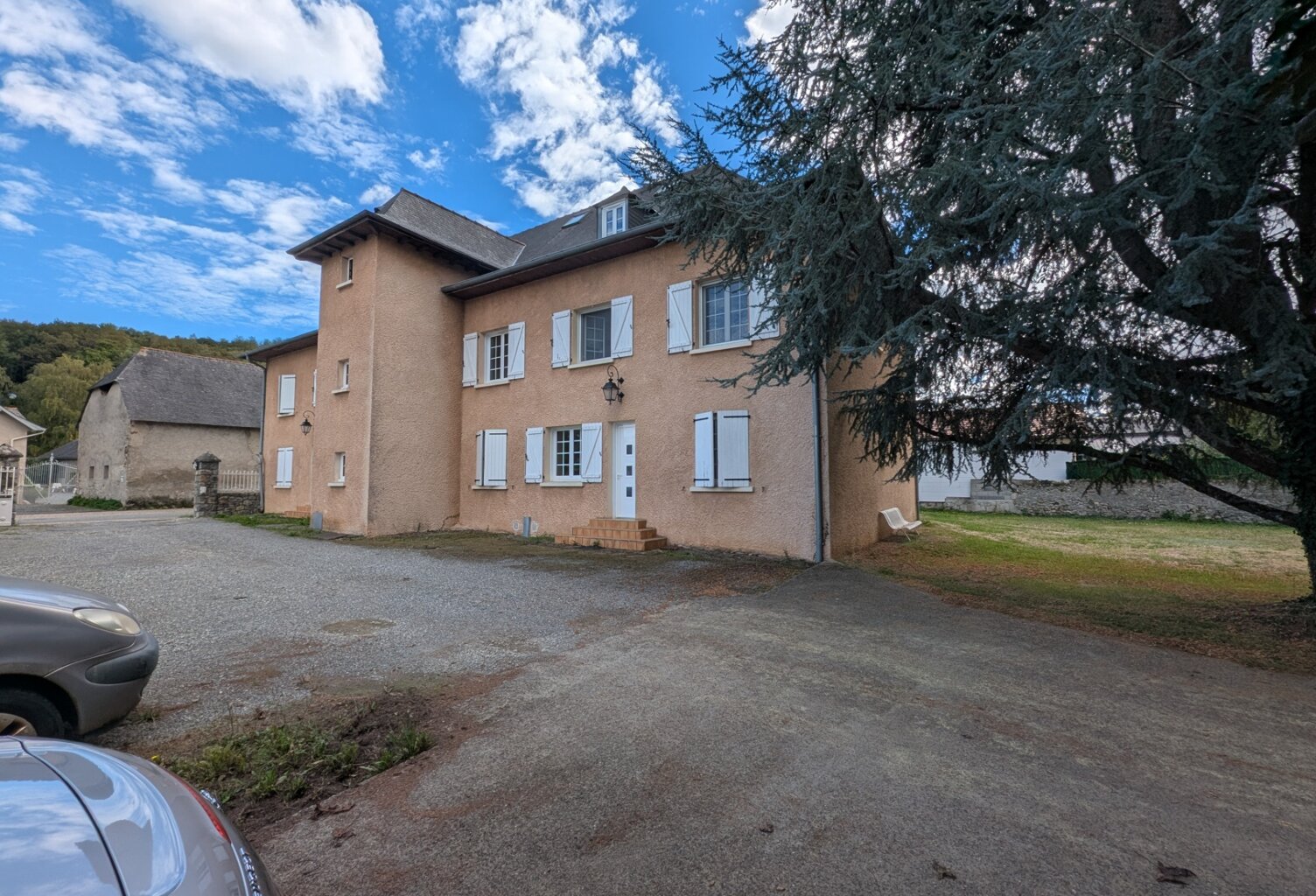 Immeuble à vendre ADE (65) — photo 1