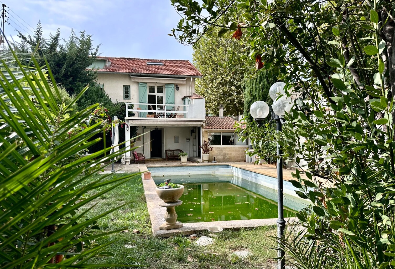 MARSEILLE 11ᵉ – LA POMME | MAISON DE CHARME DES ANNÉES 1920 – 190 M² – JARDIN, PISCINE ET GARAGE — photo 1