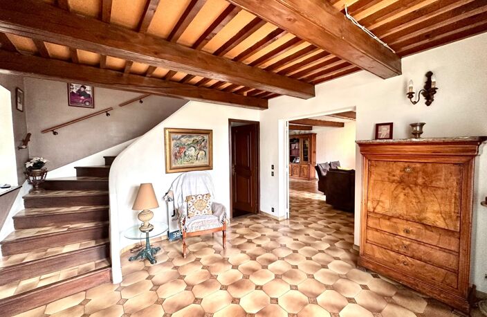 MARSEILLE 11ᵉ – LA POMME | MAISON DE CHARME DES ANNÉES 1920 – 190 M² – JARDIN, PISCINE ET GARAGE — photo 2