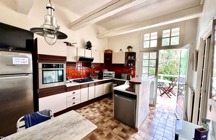 MARSEILLE 11ᵉ – LA POMME | MAISON DE CHARME DES ANNÉES 1920 – 190 M² – JARDIN, PISCINE ET GARAGE — photo 3