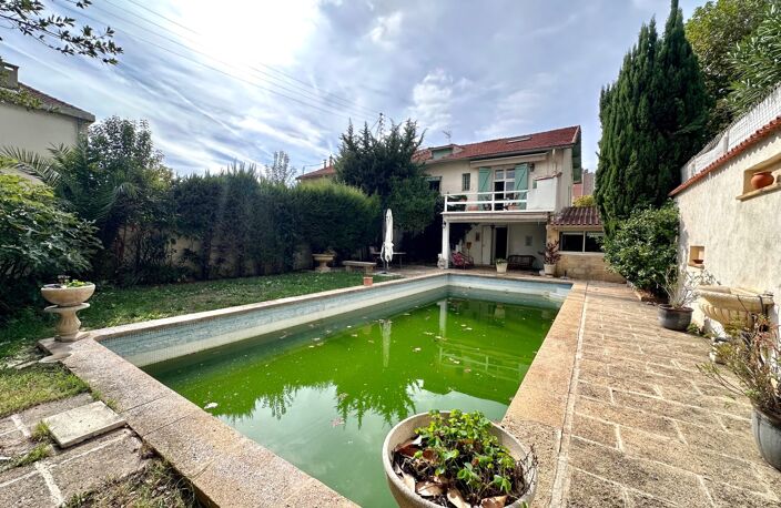 MARSEILLE 11ᵉ – LA POMME | MAISON DE CHARME DES ANNÉES 1920 – 190 M² – JARDIN, PISCINE ET GARAGE — photo 4