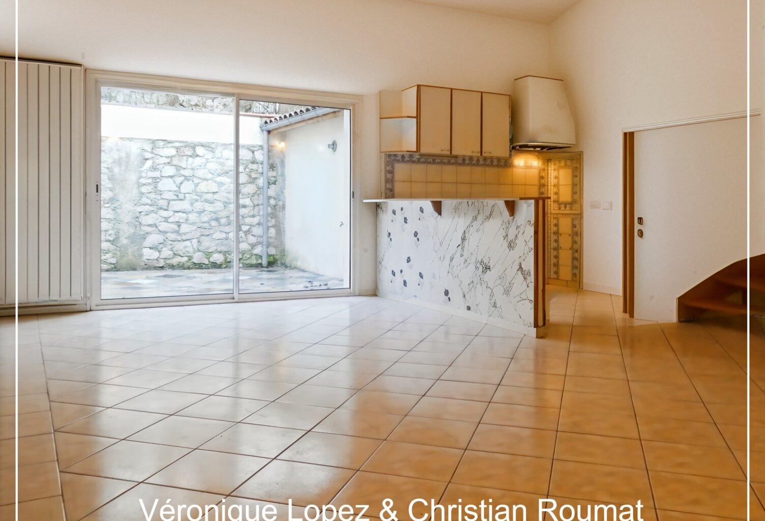 Bon-Encontre, maison mitoyenne de 106 m² habitables avec 3 chambres, cour, garage, parking — photo 1