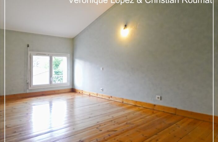 Bon-Encontre, maison mitoyenne de 106 m² habitables avec 3 chambres, cour, garage, parking — photo 4