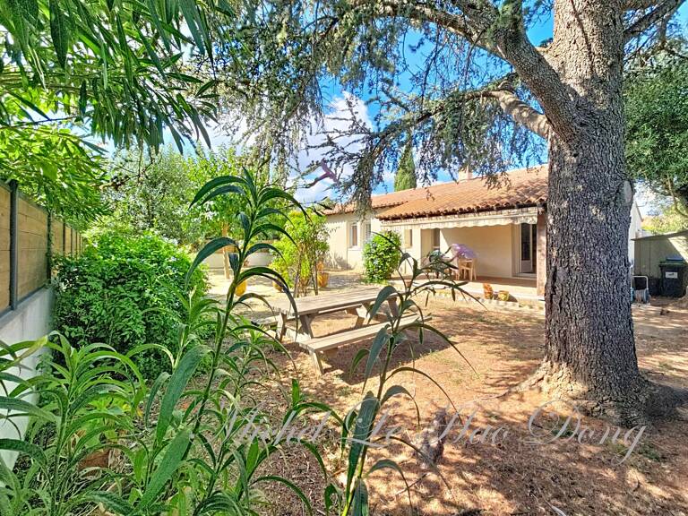 VERGÈZE (30310) – Le plaisir de vivre de plain-pied, un jardin arboré, tout près du centre du village — photo 1