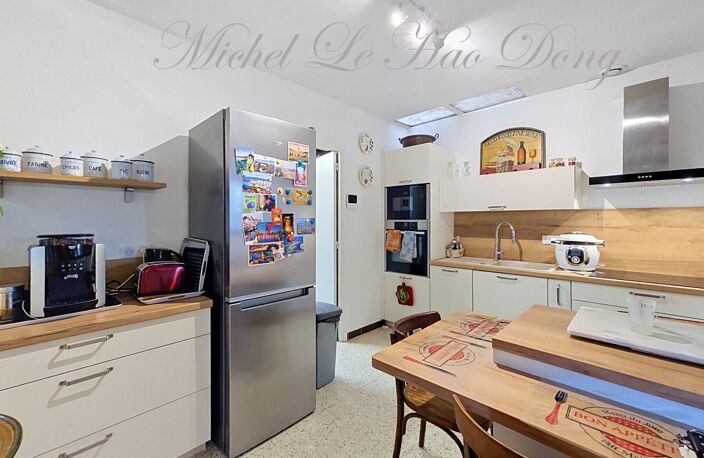 VERGÈZE (30310) – Le plaisir de vivre de plain-pied, un jardin arboré, tout près du centre du village — photo 4