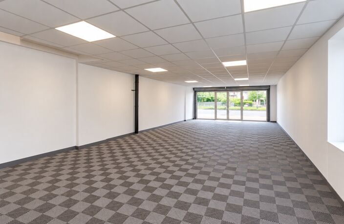 Local/bureau 245M2 à louer PARAY LE MONIAL (71) prox centre-ville 1350 € HT/mois — photo 2