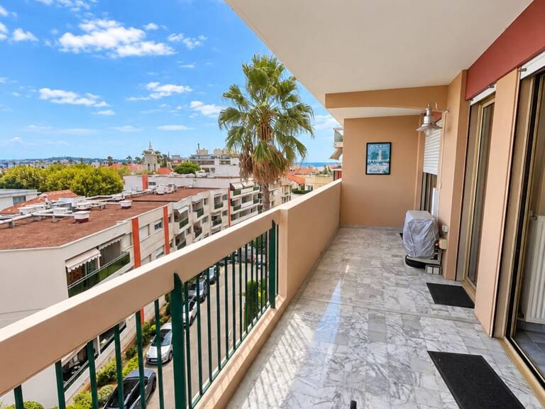 VALLAURIS – GOLFE-JUAN | ÉLÉGANT 2 PIÈCES DE 50 M² AVEC TERRASSE DE 12 M², VUE MER ET MONTAGNE — photo 1