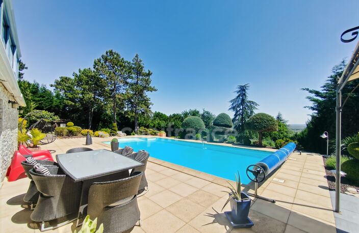 Givry (71) Maison à vendre de 250.43 m² - 6 pièces - terrain de 3 373 m² piscine ! — photo 2