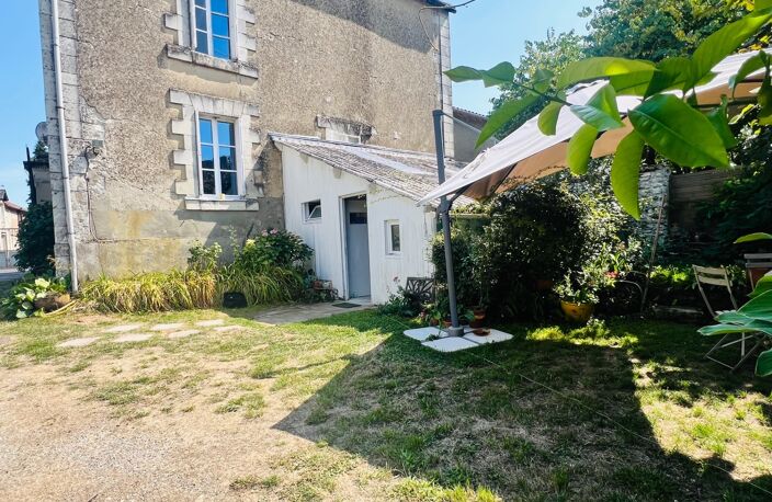 Maison de village 100m² + dependances et grand terrain — photo 2