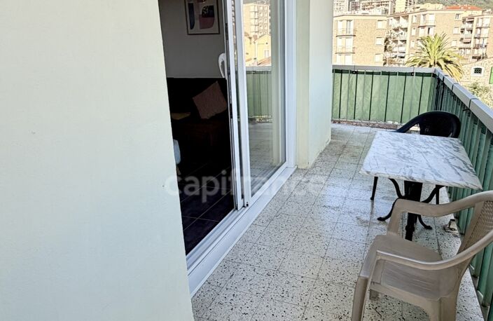 AJACCIO (20), appartement T2, à proximité du cours Napoléon et du port — photo 2