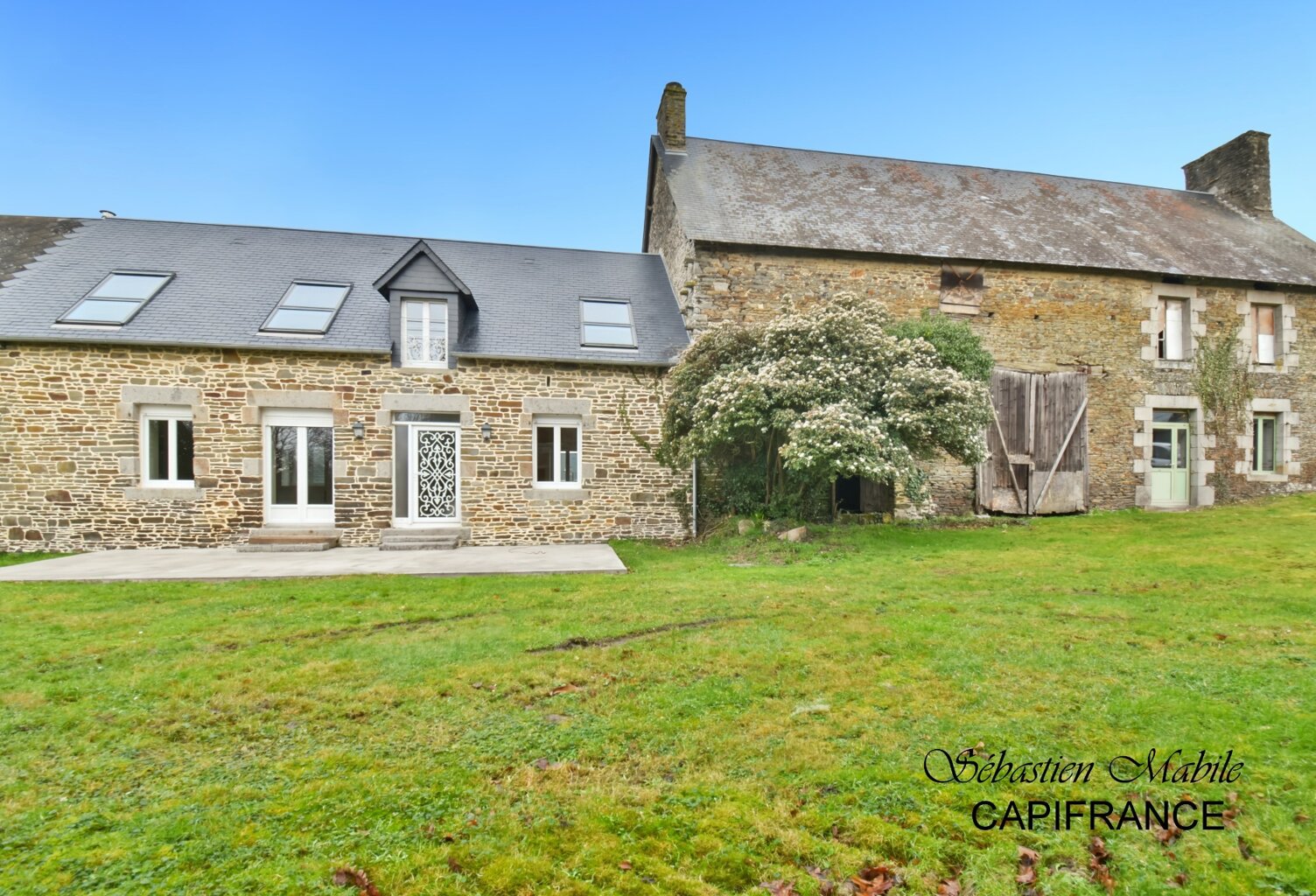 Maison rénovée + ancienne maison + (granges, écurie, étable)  LES PAS-PONTORSON (50) en Baie du Mont Saint Michel — photo 1