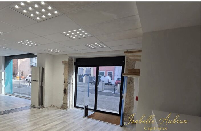 Local/bureau à louer VOIRON (38) — photo 3