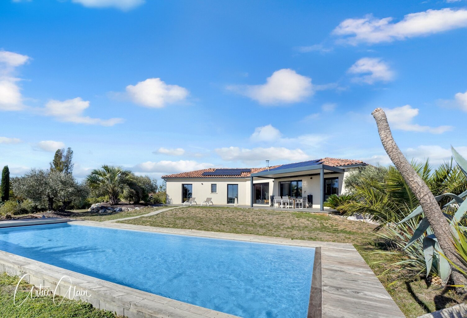 Maison contemporaine de prestige de 154 m² avec piscine et vue panoramique sur le Lauragais — photo 1