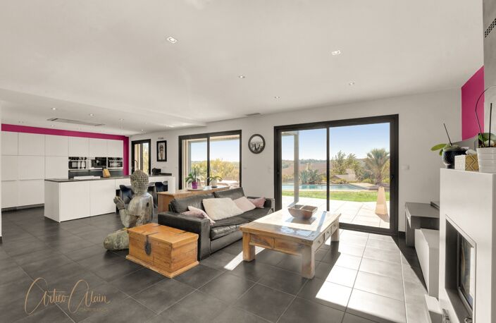Maison contemporaine de prestige de 154 m² avec piscine et vue panoramique sur le Lauragais — photo 4