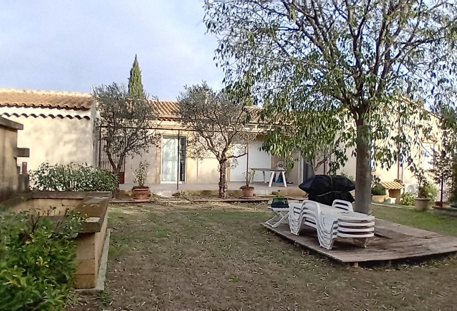 MAISON PLAIN PIED AVEC PISCINE ET SANS VIS A VIS — photo 1