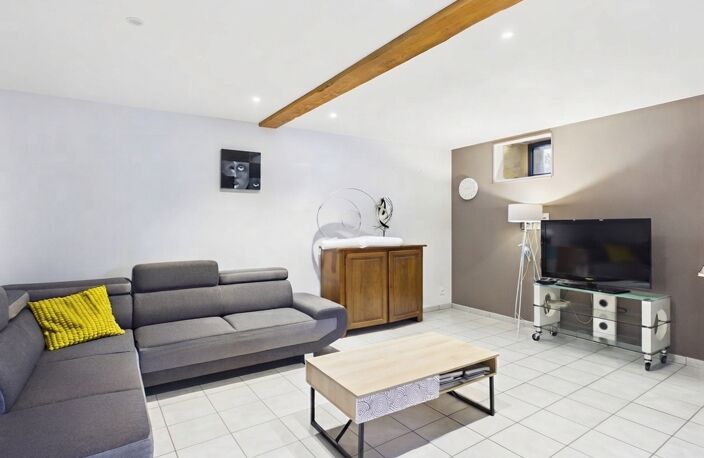 Maison en pierre de 179 m² entièrement rénovée avec jardin et terrasse — photo 5