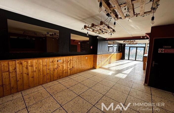 FAUQUEMBERGUES - LOCAL COMMERCIAL DE 104M² SUR GRAND PLACE — photo 3