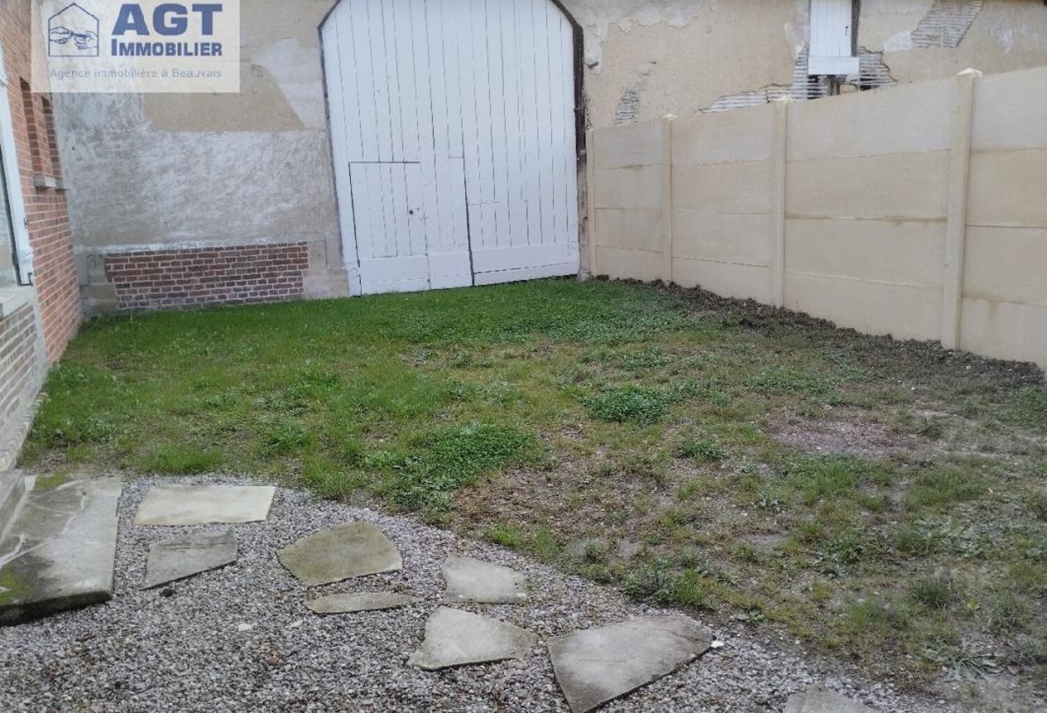 BRESLES — photo 1