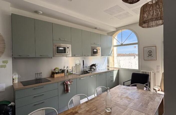 COLIVING DE STANDING SAINT GENES — photo 4