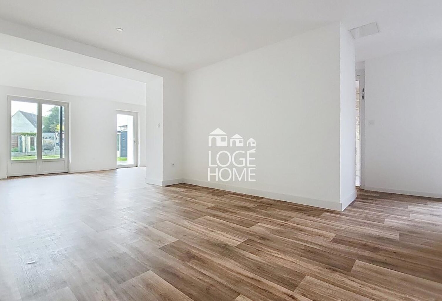 Maison entièrement rénovée en 2025 – 94 m² habitables avec un espace de vie de 34 m², jardin, garage — photo 1