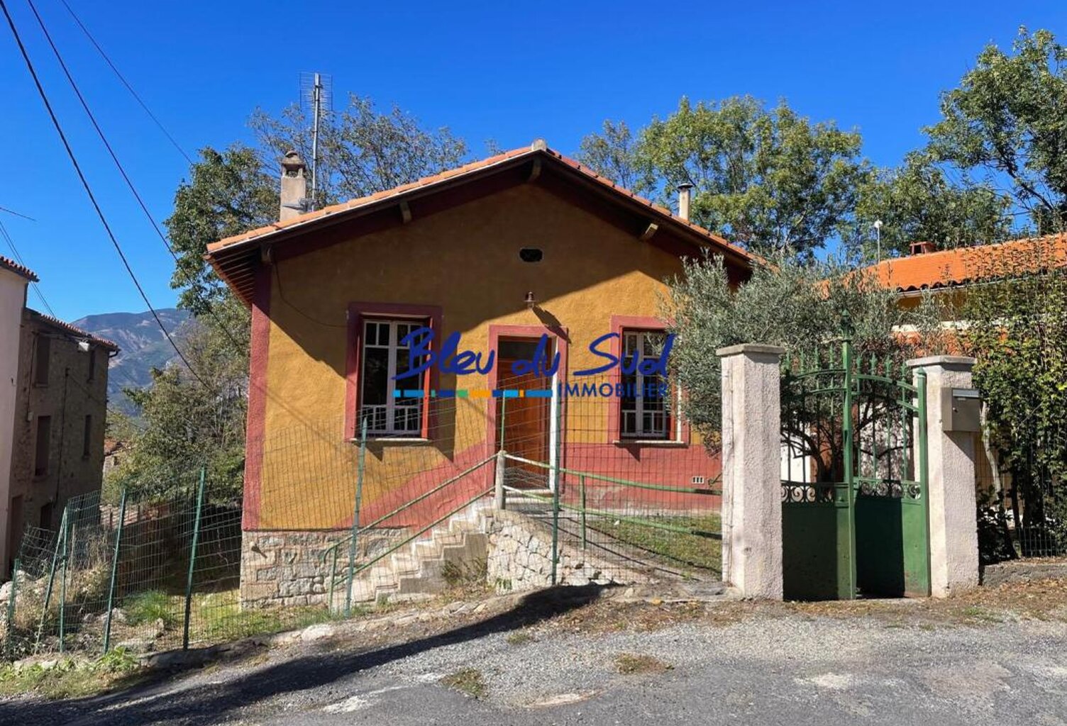 Maison à louer Fillols — photo 1