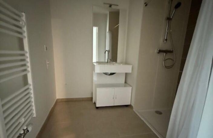 Appartement T3 de 59m² - FEYZIN — photo 3
