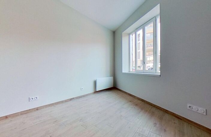 7 avenue Camille Rousset-Bron-69500-003   - T1 Non meublé - 540 €CC — photo 2