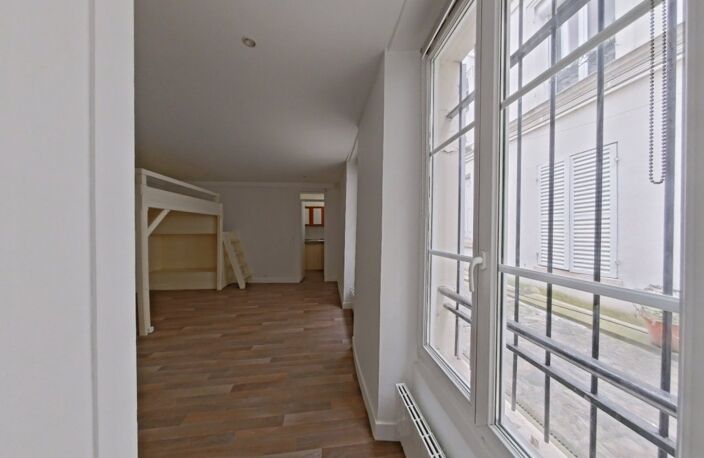 STUDIO - COMMERCES / CROIX NIVERT — photo 5