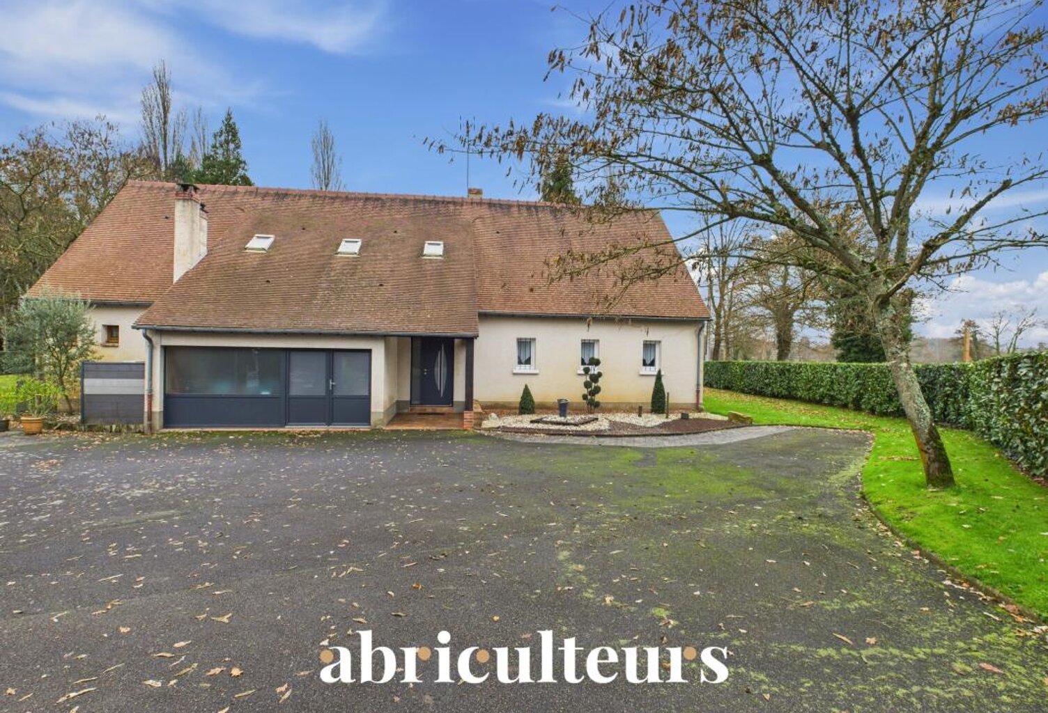 Maison familiale de 260 m² avec dépendances et parc paysager de à Ruaudin — photo 1