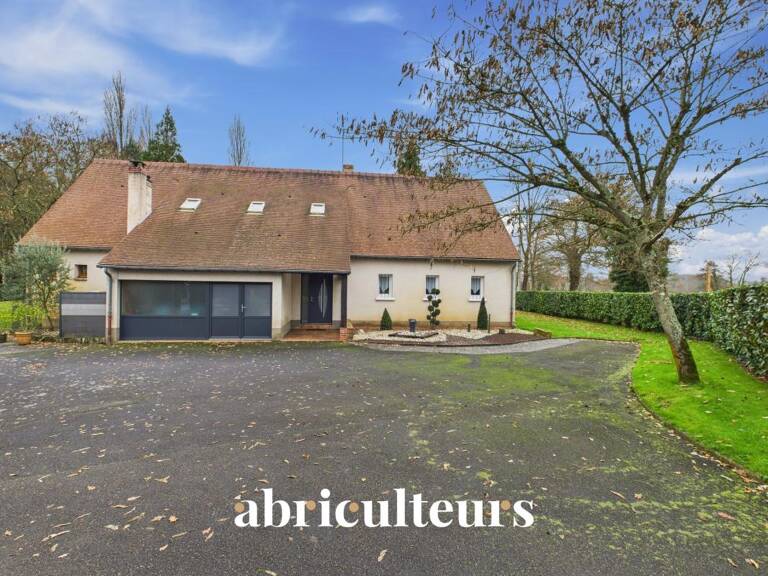 Maison familiale de 260 m² avec dépendances et parc paysager de à Ruaudin — photo 1