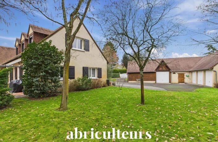 Maison familiale de 260 m² avec dépendances et parc paysager de à Ruaudin — photo 3