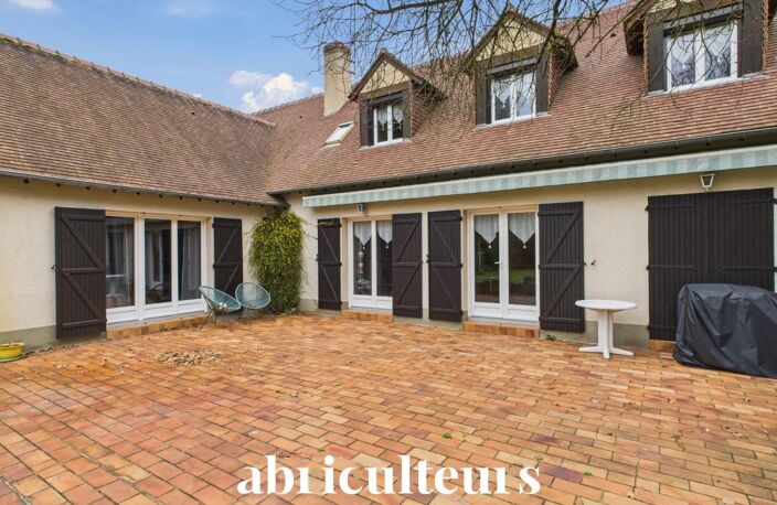 Maison familiale de 260 m² avec dépendances et parc paysager de à Ruaudin — photo 4