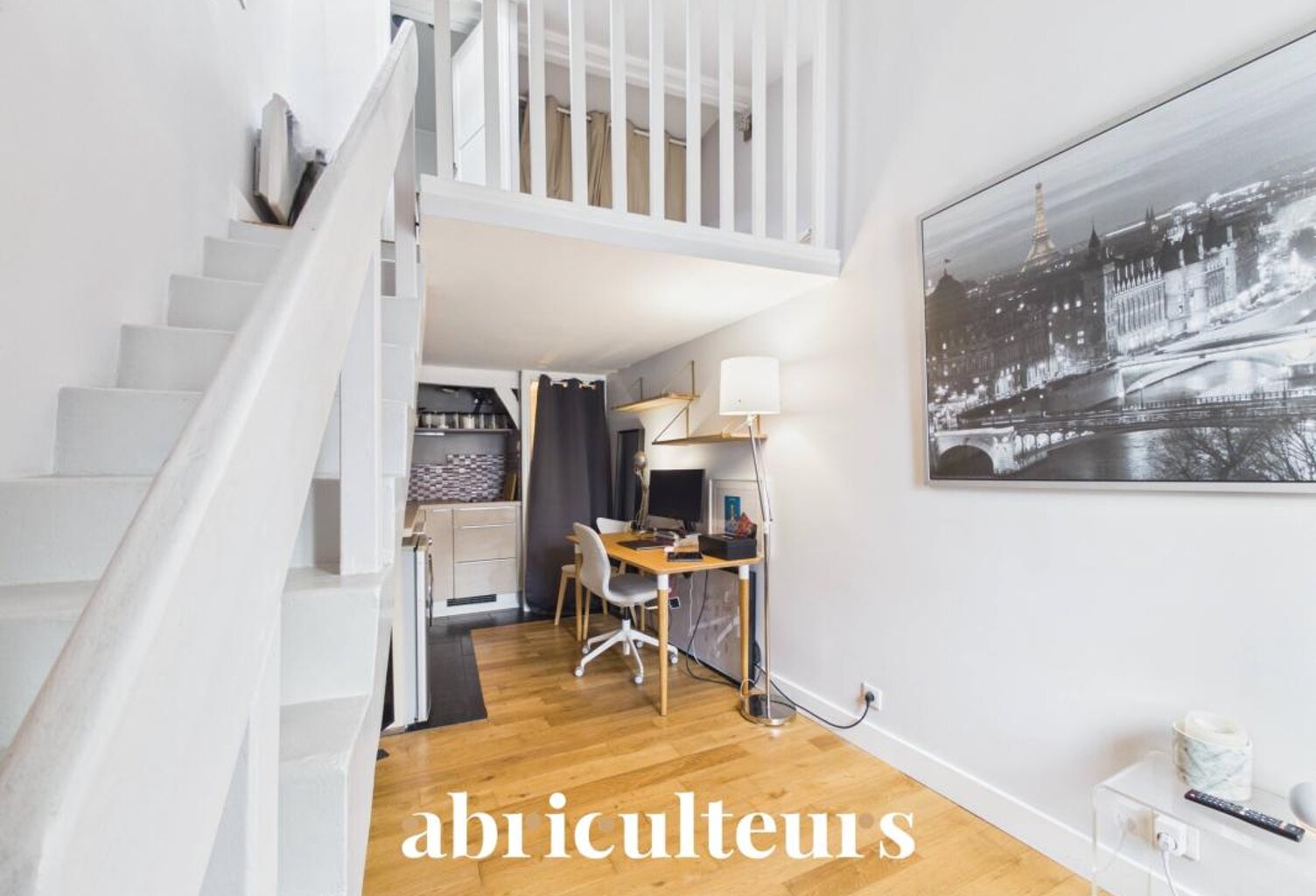 Duplex sous les toits, 3 m sous plafond, Paris 1er (Sentier / Palais-Royal) — photo 1