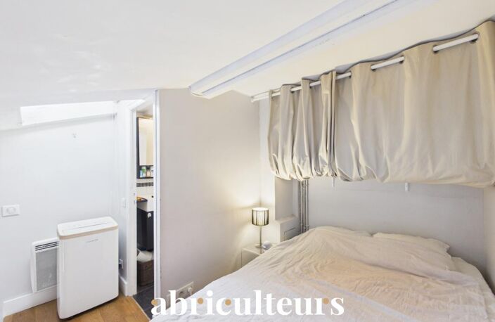 Duplex sous les toits, 3 m sous plafond, Paris 1er (Sentier / Palais-Royal) — photo 5