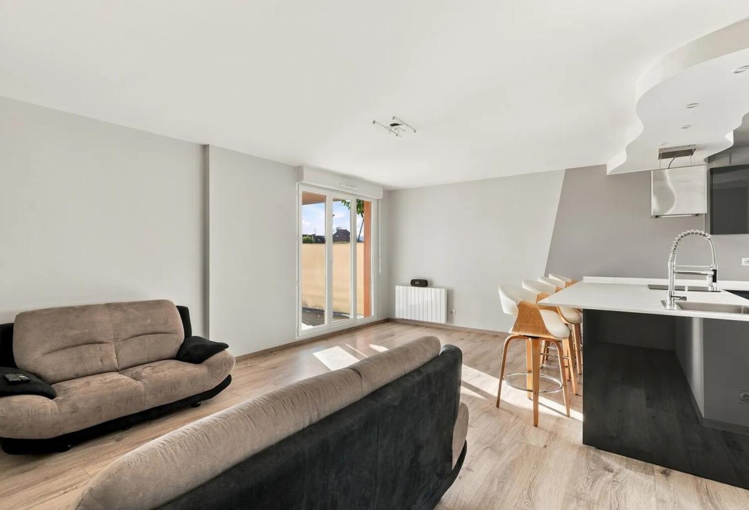 Appartement 4 pièces de 80 m² à Ville-la-Grand - Parking - Terrasse — photo 1