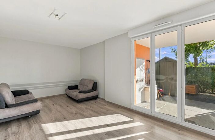 Appartement 4 pièces de 80 m² à Ville-la-Grand - Parking - Terrasse — photo 2