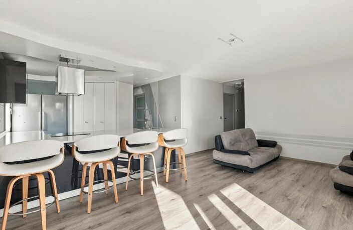 Appartement 4 pièces de 80 m² à Ville-la-Grand - Parking - Terrasse — photo 4