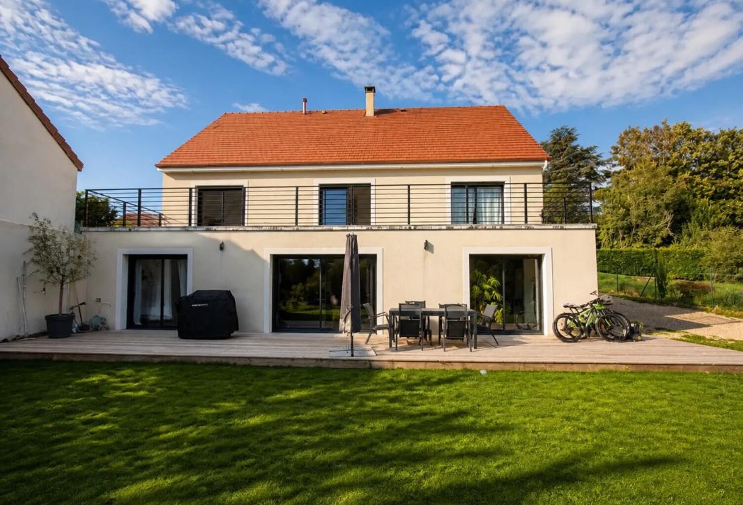 Maison de 8 pièces de 198 m² à Louye — photo 1