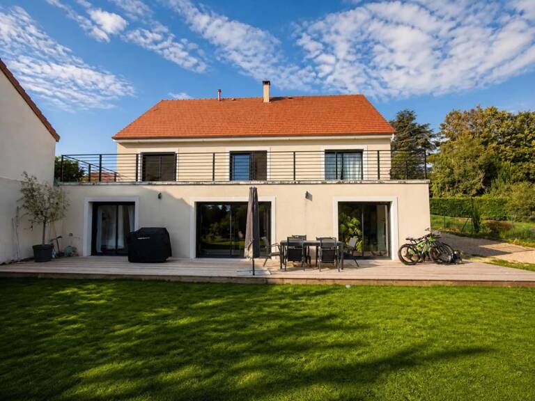 Maison de 8 pièces de 198 m² à Louye — photo 1