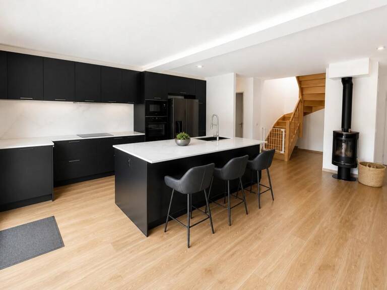 Maison de 8 pièces de 198 m² à Louye — photo 1