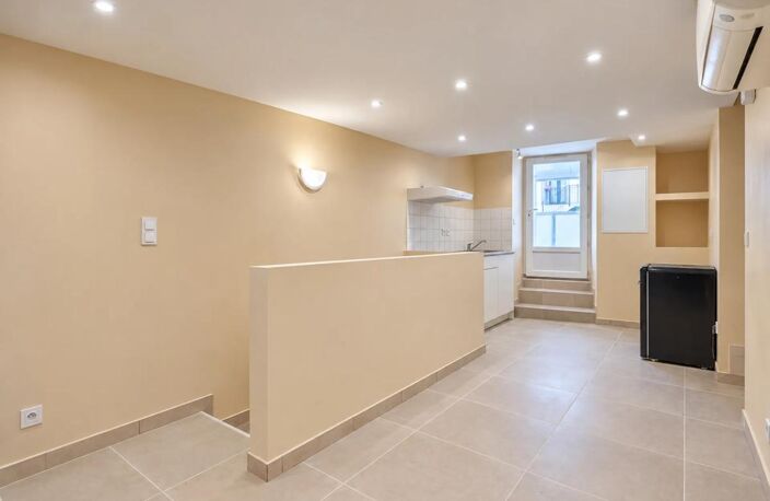 Maison de ville entièrement rénovée 90m2 au centre de Marseillan — photo 2