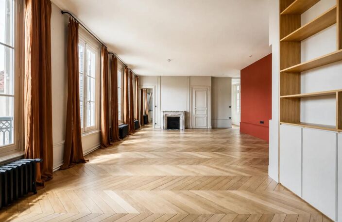 Appartement de 4 pièces de 163 m² à Troyes — photo 2