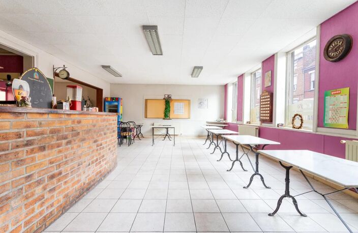 TOURCOING – ENSEMBLE IMMOBILIER ATYPIQUE AVEC ANCIEN COMMERCE, HABITATION, DÉPENDANCES ET JARDIN — photo 2