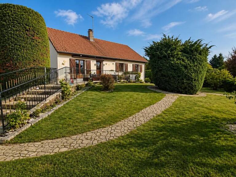 Maison de 9 pièces de 188 m² à Coutarnoux — photo 1