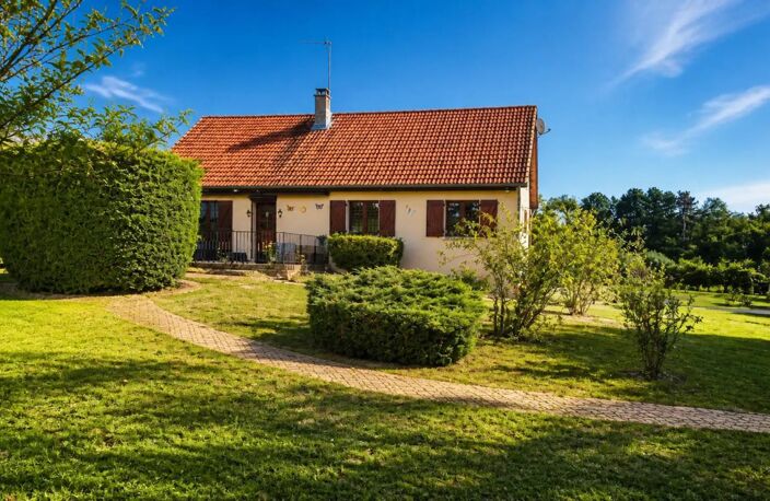 Maison de 9 pièces de 188 m² à Coutarnoux — photo 2