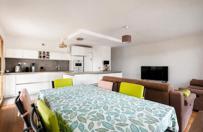 Appartement de 4 pièces de 91 m² avec balcon et box, Divonne-les-Bains — photo 4